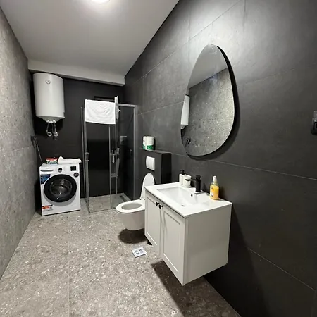 Two Bedroom In Center *